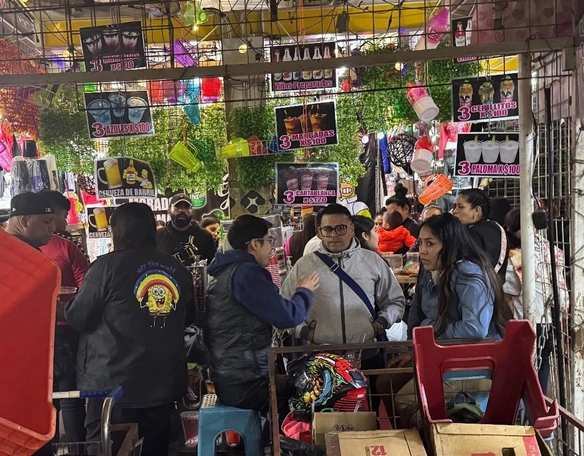 Aspectos de una chelería ubicada en Tepito, el 4 de octubre de 2024. Foto 