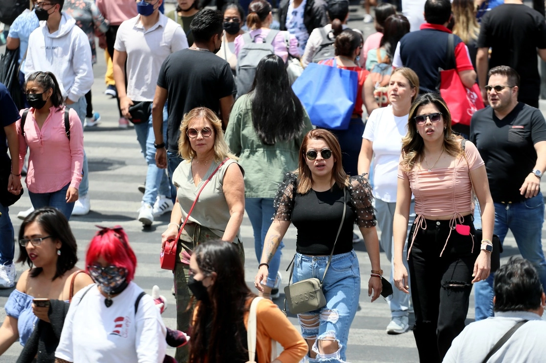 De acuerdo a la Secretaría de Salud la CDMX, Baja California Sur y Sinaloa son los estados con más casos activos de covid-19. Foto Roberto García Ortiz / Archivo
