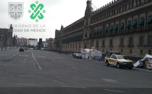 En el primer cuadro se mantienen cerrados los accesos en avenidas como Pino Suárez, Isabel La Católica, Eje Central, 16 de Septiembre, Tacuba, Donceles y Allende. Foto tomada del Twitter @OVIALCDMX