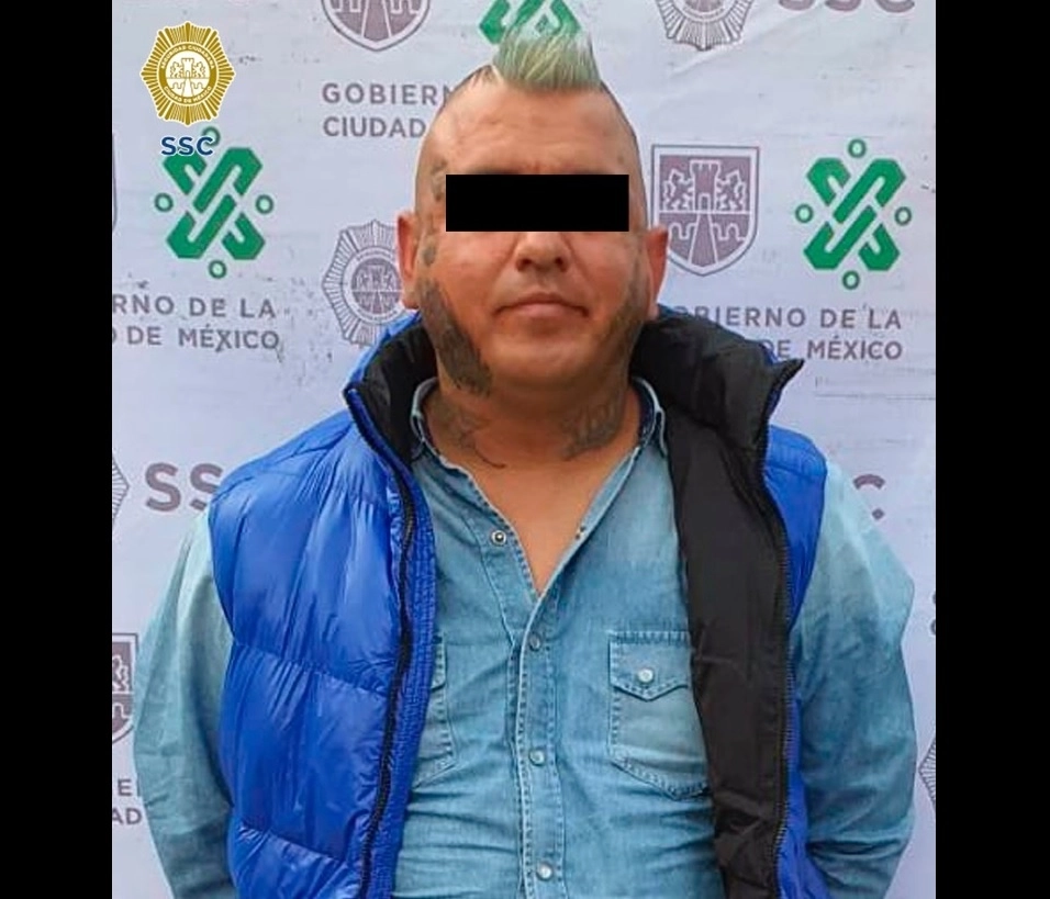 ‘El Valentín’ fue detenido junto a una joven de 25 años al intentar escapar a bordo de un auto tipo taxi. Foto Cortesía SSC