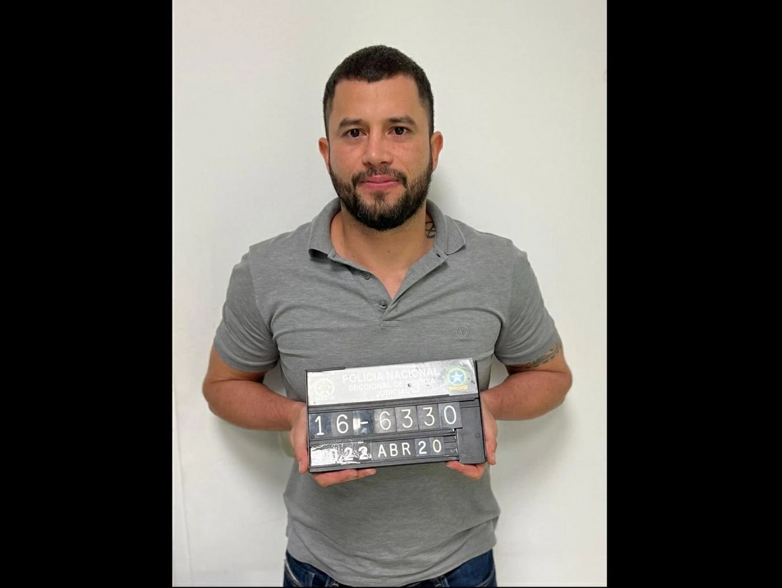 Eduardo Giraldo alías ‘El Boliqueso’ fue detenido en CDMX al no poder acreditar su estancia legan en el país. Foto Tomada del Twitter @PoliciaCali