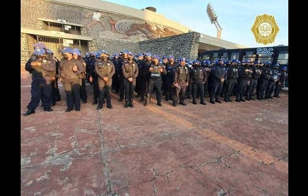 La vigilancia del estadio Olímpico Universitario se apoya con 52 patrullas. Foto Tomada del Twitter @SSC_CDMX  