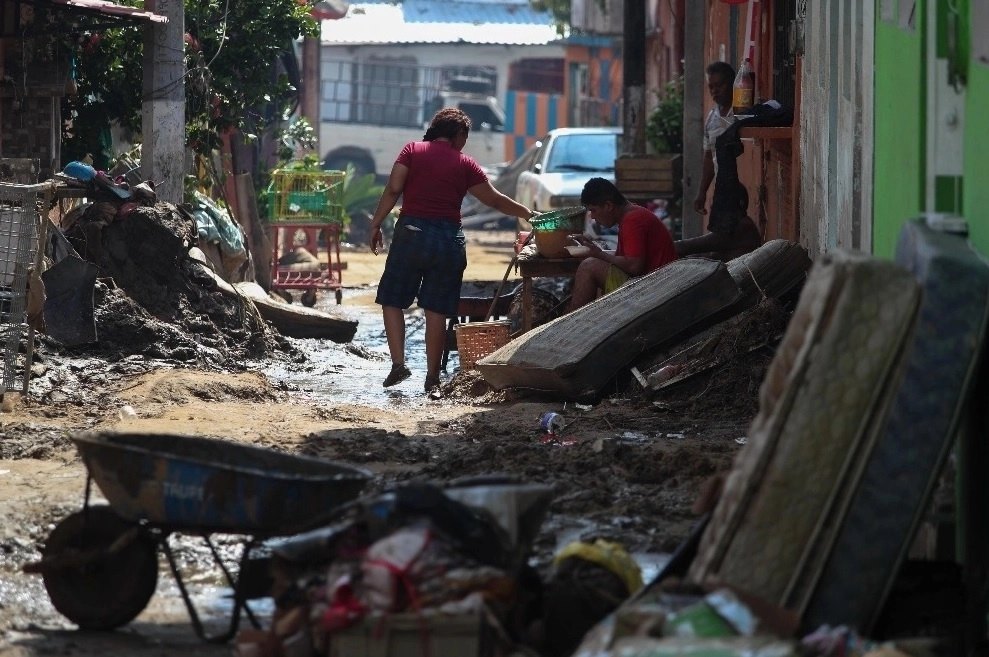 El responsable de la SSP municipal, señaló que en las últimas 24 horas fueron realizadas seis detenciones por tirar basura. Foto Alfredo Domínguez / archivo
