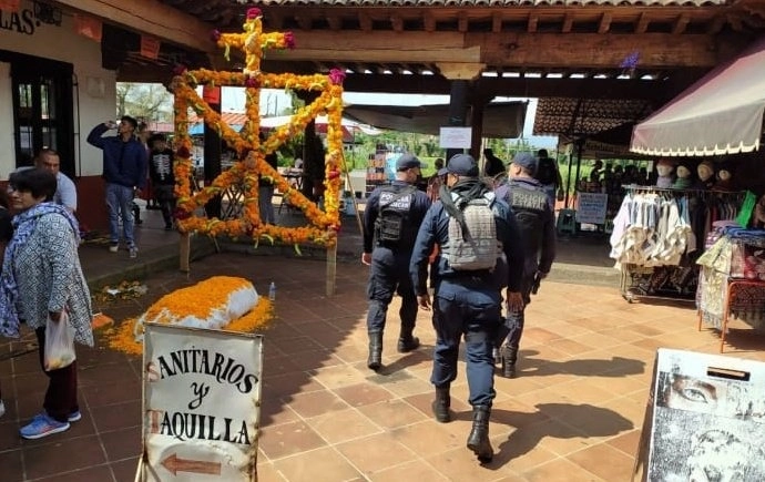La SSP dio inicio al operativo de vigilancia en Michoacán, donde se realizarán 300 eventos alusivos al Día de Muertos. Foto tomada de la cuenta de Twitter @MICHOACANSSP