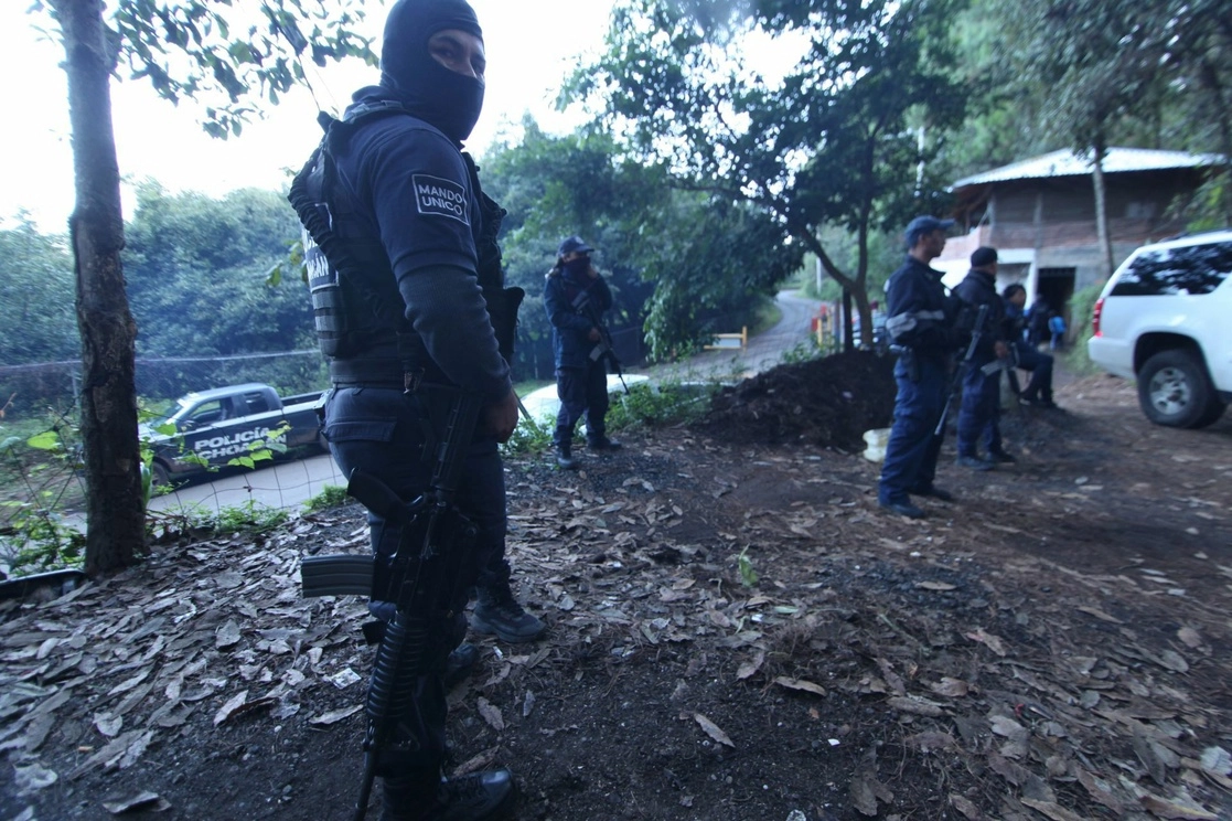 Se adiestrará y certificará a policías de Michoacán para eliminar vicios detectados desde el gobierno del ex mandatario, Silvano Aureoles Cornejo. Foto Cuartoscuro / Archivo