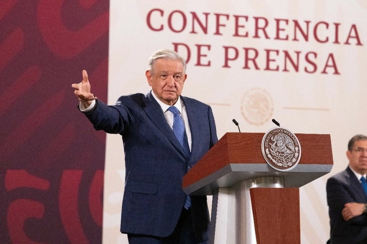 En la conferencia matutina de ayer del presidente Andrés Manuel López Obrador se revisó el caso del juez Ernesto Vladimir Tavera, quien absolvió a seis personas ligadas el proceso por secuestro, tortura y asesinato del hijo del poeta y activista Javier Sicilia. Foto Pablo Ramos
