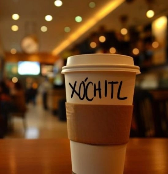 En redes sociales, la candidata Xóchitl Gálvez mostró diversos vasos con su nombre e iniciales. Foto tomada de la cuenta de X @XochitlGalvez
