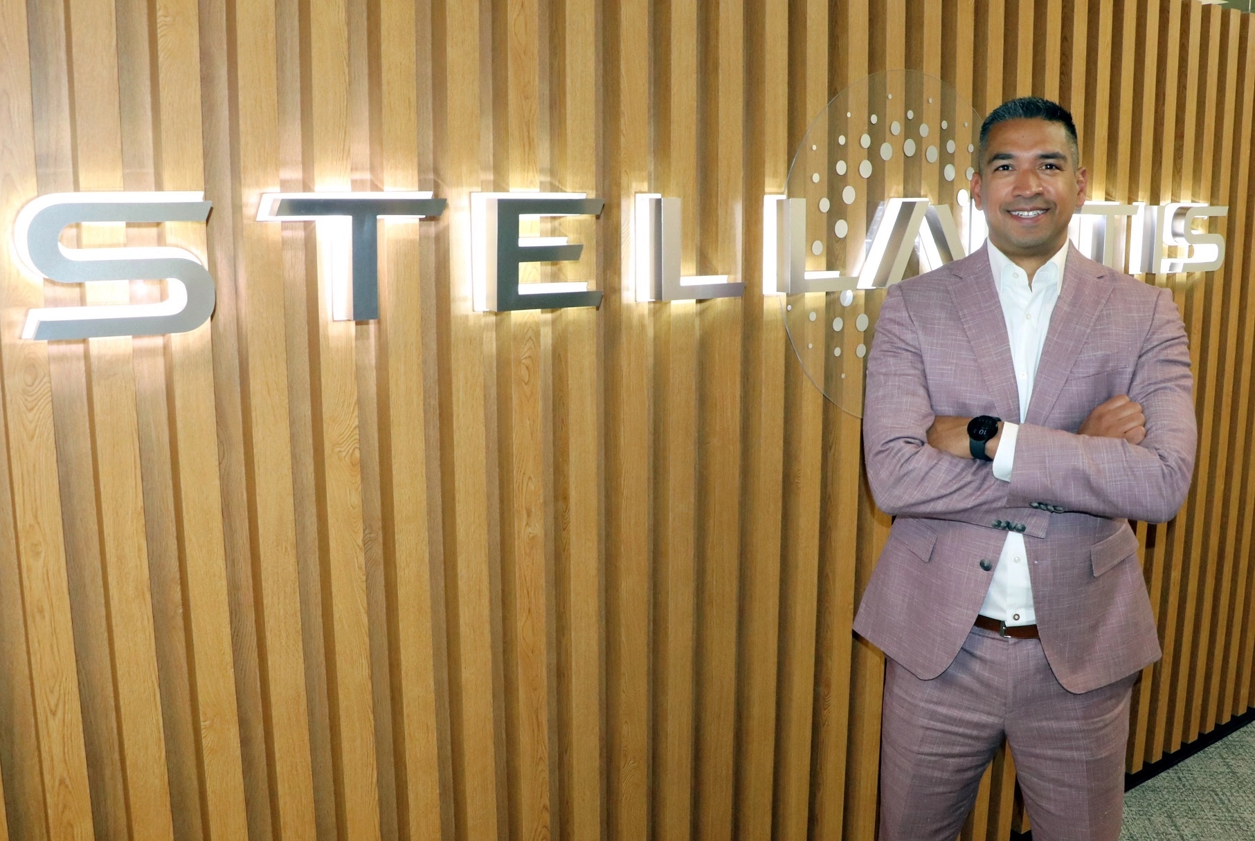Daniel González será el CEO Stellantis México a partir de la salida de Carlos Quezada por jubilación; el directivo cuenta con 17 años de experiencia dentro del grupo. Foto 