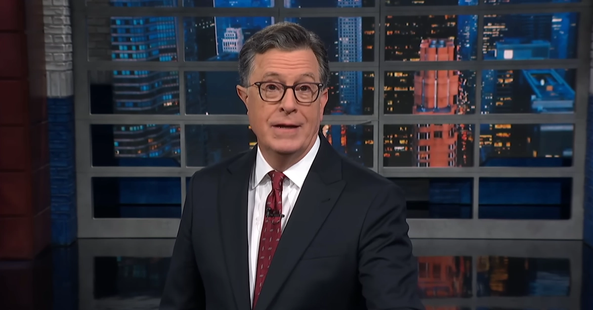 Según se informa, Colbert dio la noticia a la audiencia durante la grabación del programa de esta noche: “Quiero contarles algo que descubrí anoche. El año que viene será nuestra última temporada. La cadena terminará The Late Show en mayo”. Foto