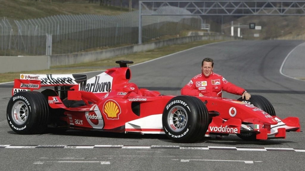 No es la primera vez que sale a subasta un monoplaza conducido por Schumacher. A finales de 2022, uno de sus Ferrari de la temporada 2003 cambió de propietario por casi 15 millones de euros y se espera que esta vez vuelva a alcanzarse una cantidad de esta magnitud. Foto tomada de X.