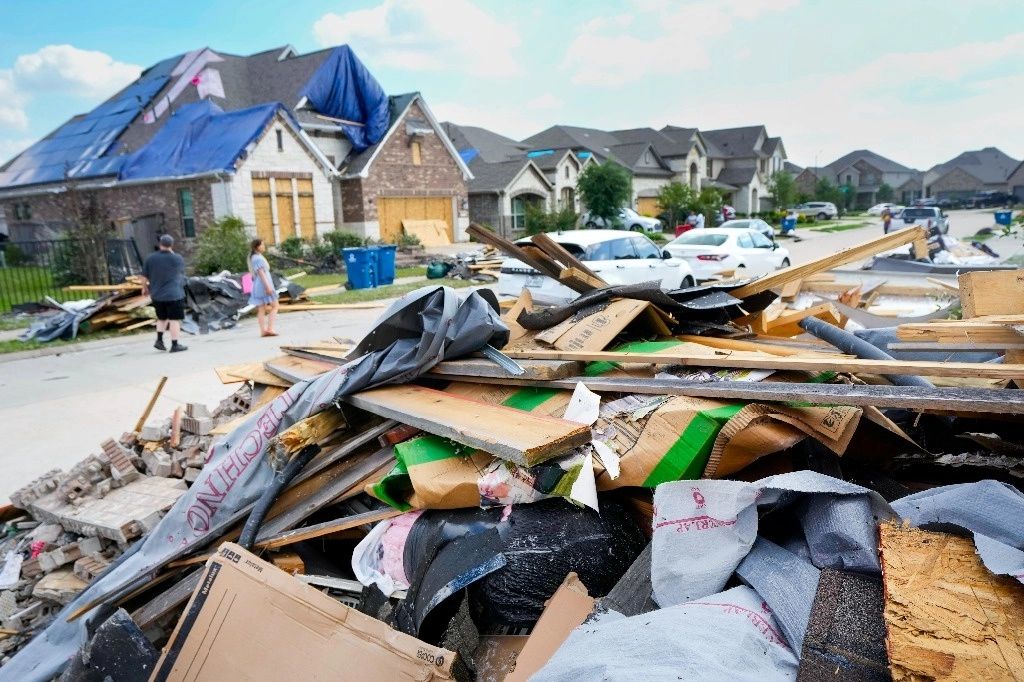 Daños ocasionados por tormentas y un tornado en la localidad de Bridgeland, Houston, en EU. Foto Ap  