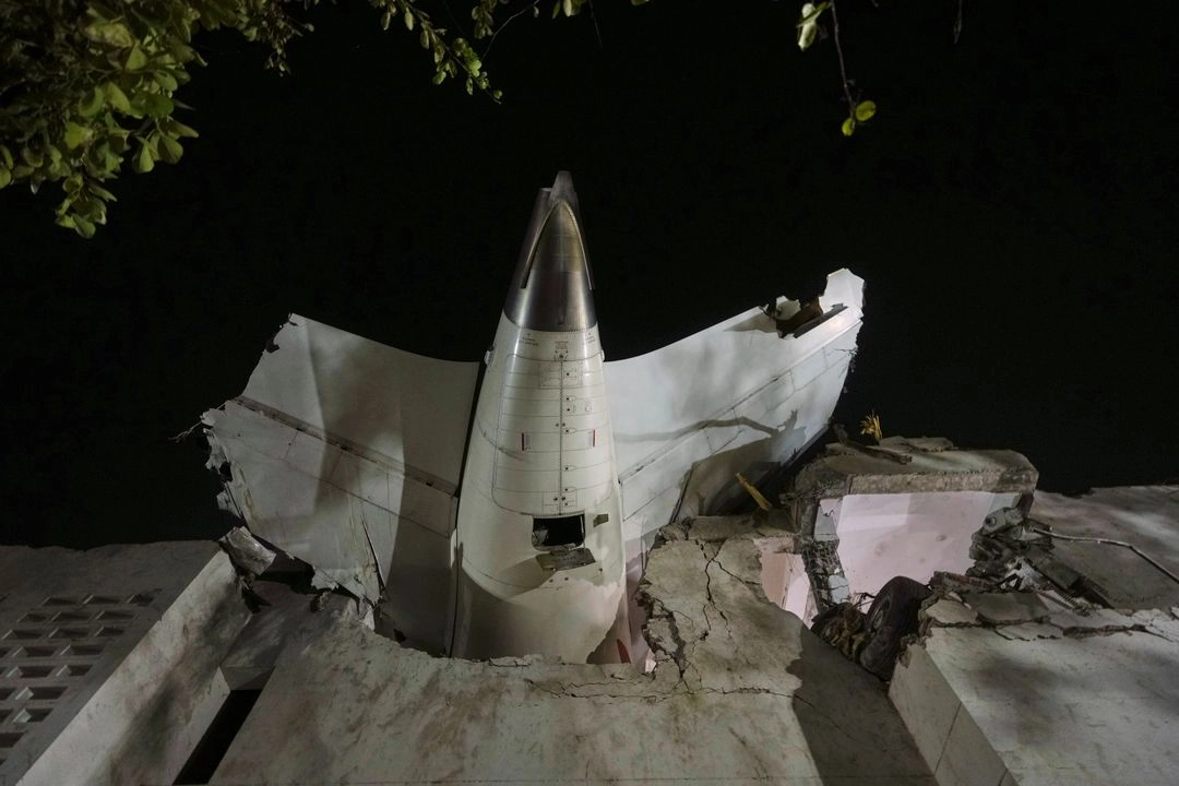 La Jornada - Sube a más de 290 el número de muertos por accidente de ...