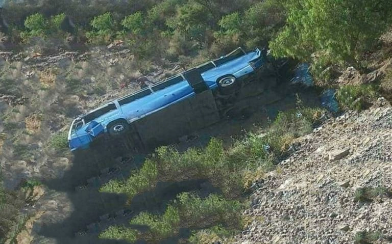 Los migrantes que viajaba en le autobús accidentado son principalmente de Honduras y Cuba. Foto PC San Luis Potosí