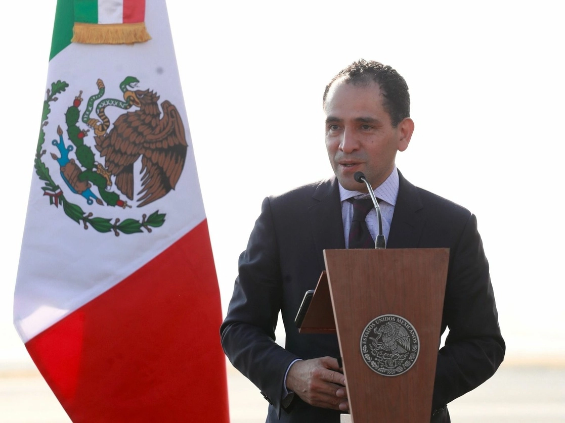 El secretario de Hacienda, Arturo Herrera, entregó ayer los Precriterios de Política Económica. Foto Luis Castillo / Archivo