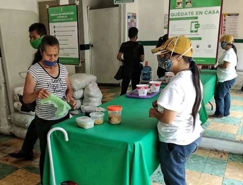 Por la crisis sanitaria se sirven al día 65 mil raciones en los más de 345 comedores.Foto Rocío González Alvarado