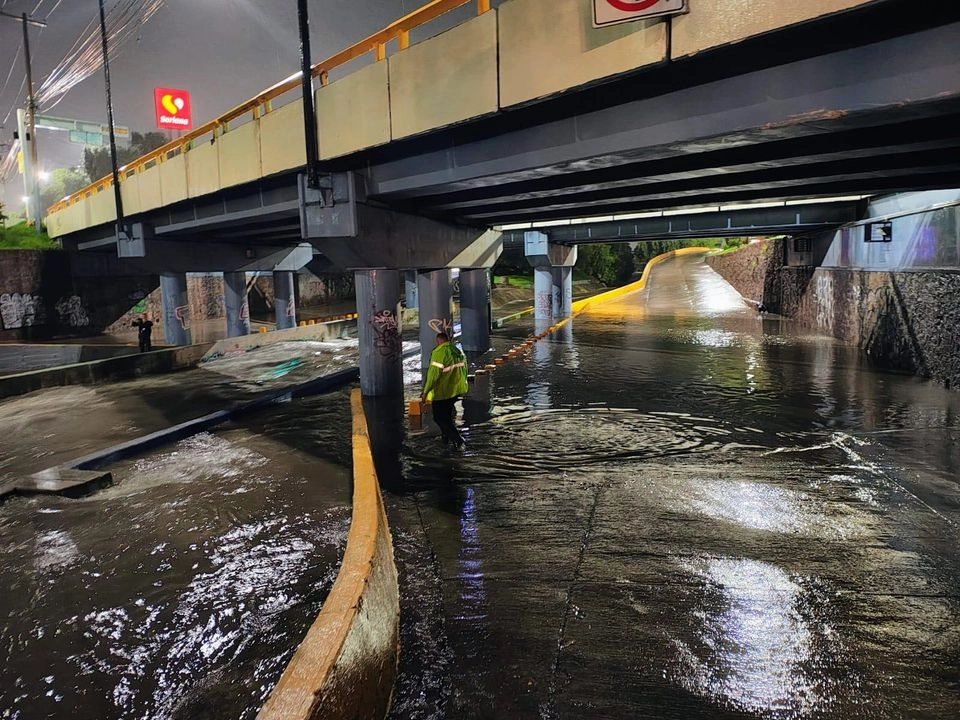Las lluvias generaron en Guanajuato inundaciones, ingreso de agua en viviendas, árboles caídos, arrastre de material pétreo, daños en vehículos y cableado eléctrico dañado.