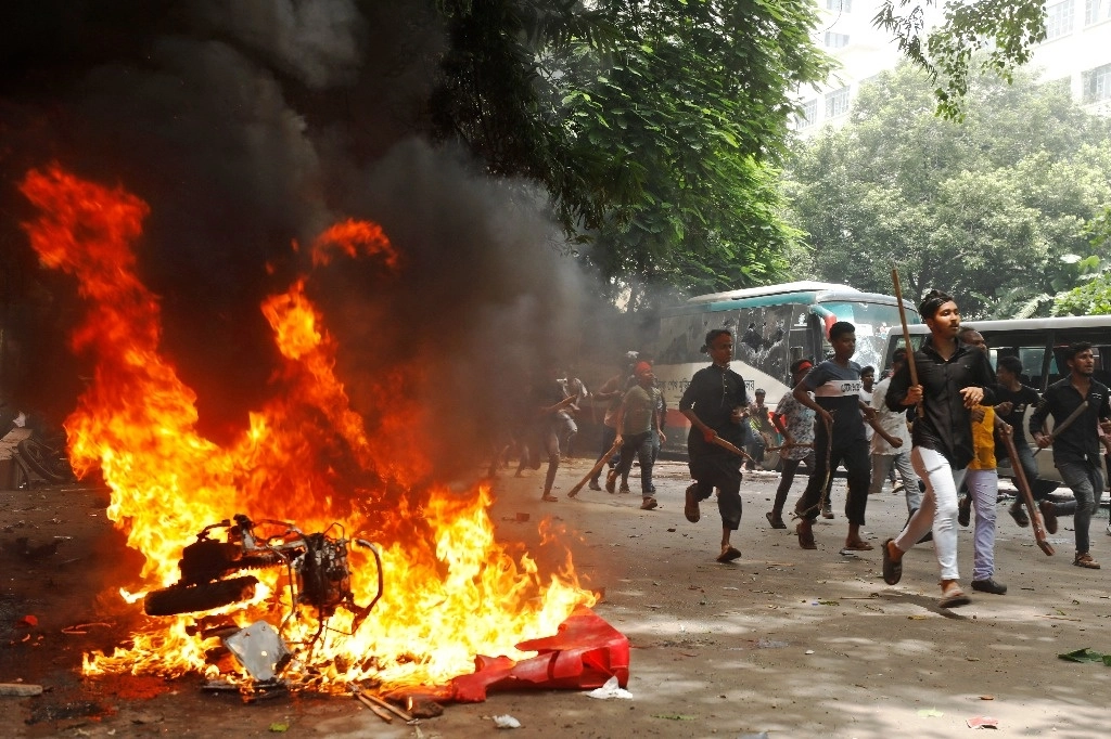 Manifestación en contra del gobierno de la primera ministra de Bangladés, Sheikh Hasinaen. Foto Ap