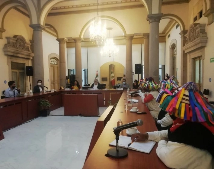 Reunión del subsecretario Alejandro Encinas con autoridades estatales, municipales y comunales del municipio de Chenalhó. Foto Cortesía Segob 