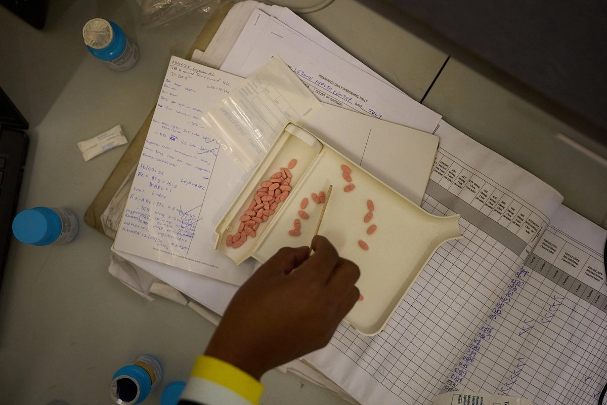 Con recuros por 115 mdd, Estados Unidos mantendrá hasta marzo de 2026 la financiación de tratamientos y programas de prevención del VIH en Sudáfrica. Foto 