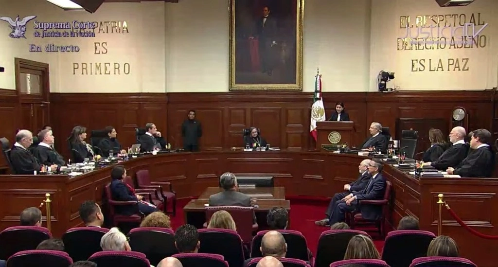 Datos oficiales demuestran que la mayoría de los funcionarios que ganan más que el Presidente pertenecen al Poder Judicial. En la imagen, sesión de la SCJN. Foto cortesía de la Suprema Corte