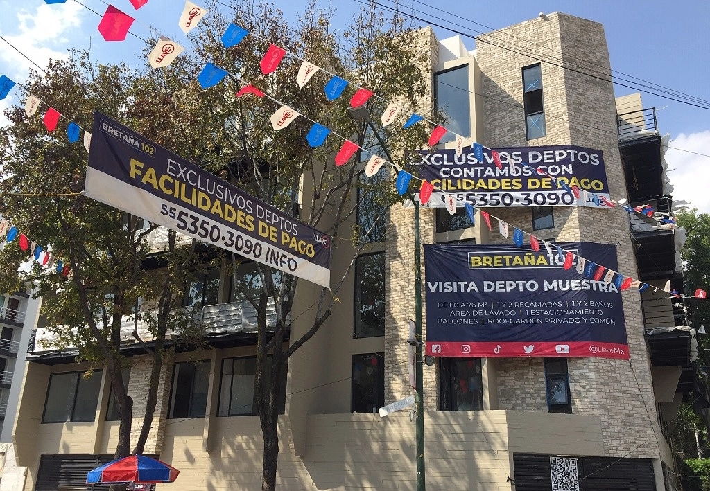 En la administración actual no se genera “de ninguna manera” el volumen de factibilidades que se otorgaron en el gobierno anterior, afirma el gerente general del Sacmex. La imagen, en la colonia Zacahuitzco, alcaldía Benito Juárez. Foto Cristina Rodríguez