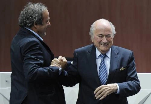 Joseph Blatter (derecha). Foto Xinhua / Archivo