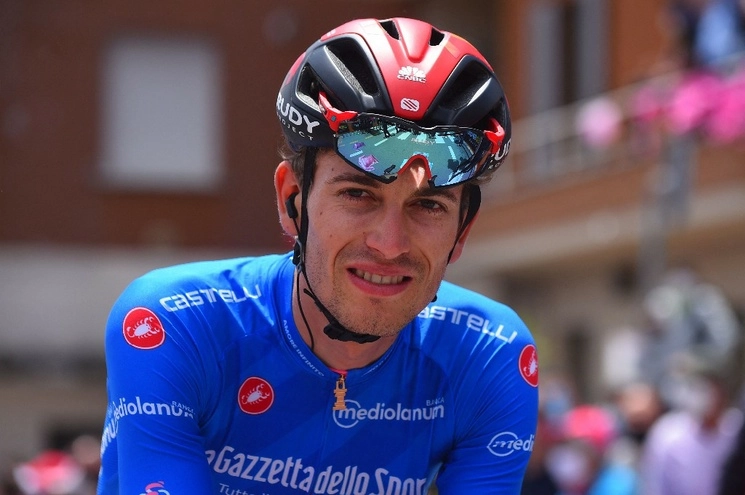 El ciclista suizo Gino Mader murió tras despeñarse por un barranco en el descenso hacia la línea de meta en la quinta etapa del Tour de Suiza, informó su equipo, el Bahrain Victorious. Foto Afp / Archivo
