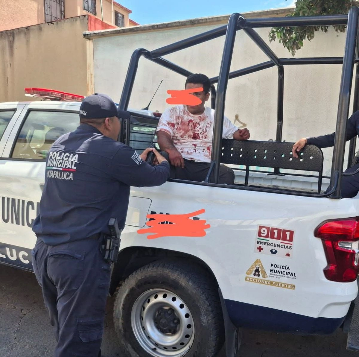 El agresor fue detenido y remitido a las autoridades para iniciar con la investigación. Foto