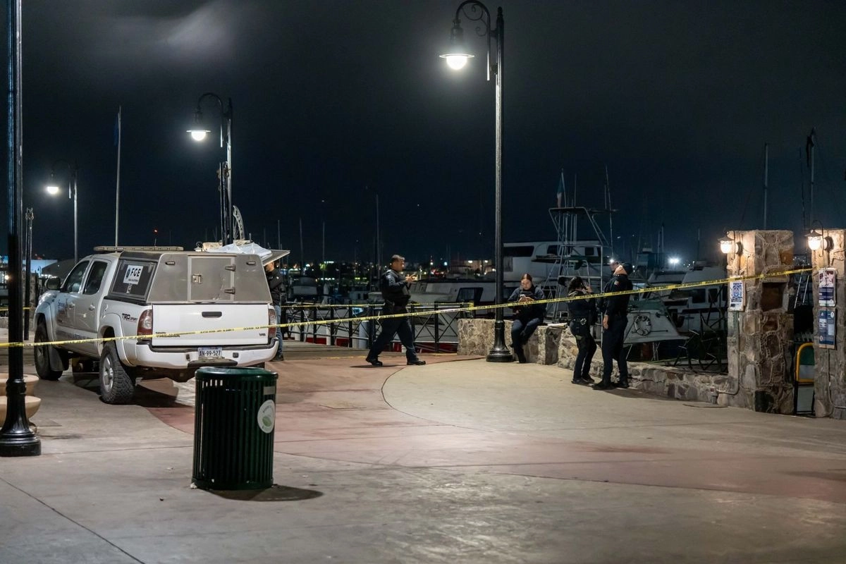 Dos comandos armados siniestraron las intalaciones de la FGE de BC en el puerto de Ensenada, la noche del viernes 19 de septiembre de 2025. Foto