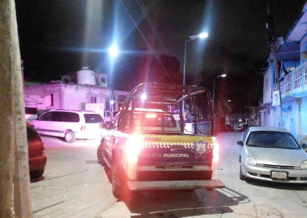 Uno de los agresores se robó la patrulla de los uniformados golpeados en el barrio de La Garita, en San Cristóbal de Las Casas, Chiapas. Foto ‘La Jornada’