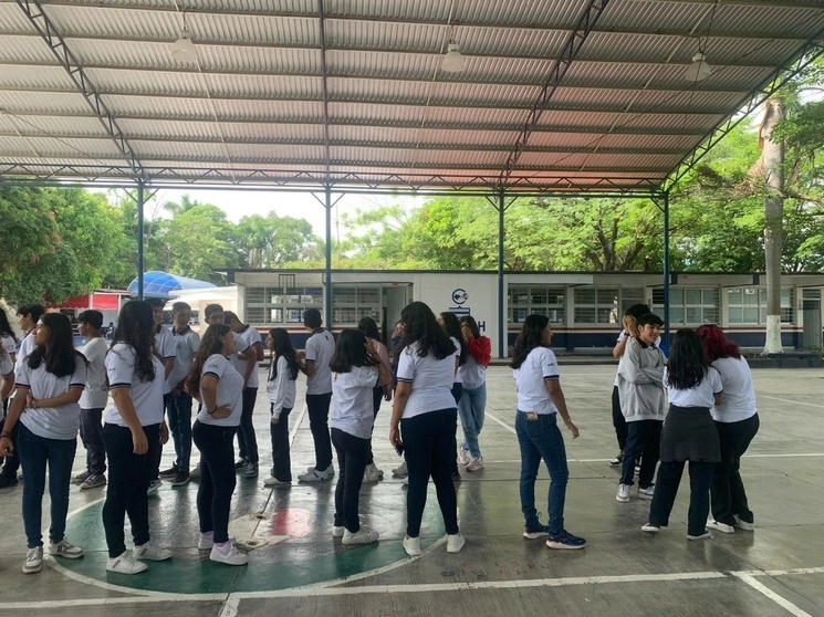 La profesora fue plagiada mientras laboraba en la institución educativa. Foto @cobachchiapas/ archivo
