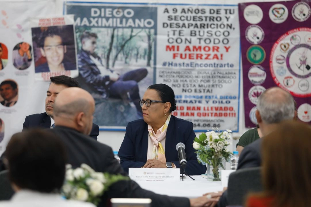 Rosa Icela Rodríguez en la reunión con colectivos de buscadoras de personas desaparecidas, el 8 de abril de 2025. Foto 