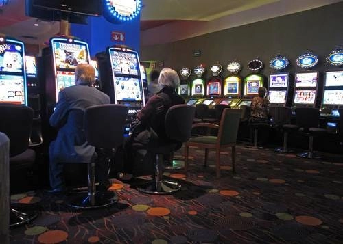 En imagen de archivo, interior de un casino. Foto Roberto García Ortiz