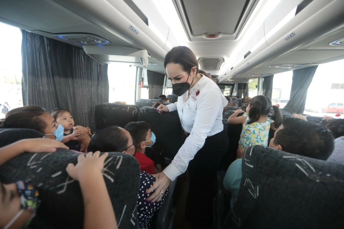 En Nuevo Laredo, de julio de 2021 a la fecha, se ha vacunado contra el covid-19 a 111 mil 379 personas en programa transfronterizo. Foto Carlos Figueroa