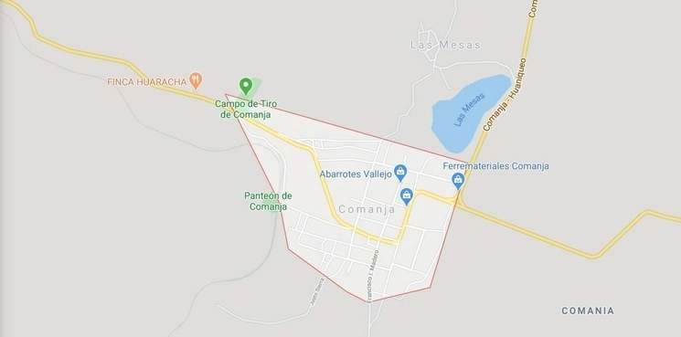 La fosa fue ubicada en un terreno bardeado de la comunidad purépecha de Comanja, municipio de Coeneo. En la zona también fueron decomisados cinco vehículos, tres de ellos con reporte de robo. Captura de imagen de Google Maps