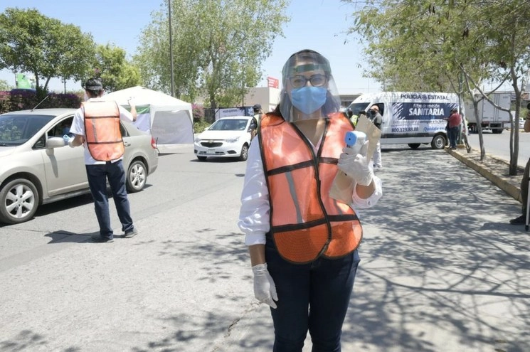 Instalación de filtros sanitarios en San Luis Potosí. Foto Twitter @GobEdoSLP