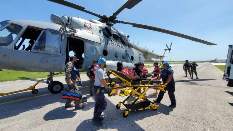 En lo que va de la administración federal, personal de la Secretaría de Marina ha rescatado a más de 800 personas a través de las operaciones de búsqueda y rescate en la mar. Foto cortesía Semar