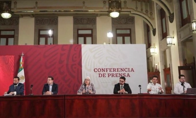 Funcionarios durante la conferencia de este sábado en Palacio Nacional. Foto @SE_mx