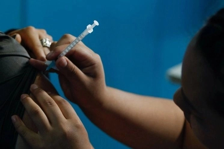 En total, suman ocho los decesos por sarampión en el estado de Chihuahua, desde el mes de febrero pasado, cuando inició un brote de dicha enfermedad que acumula más de 2 mil 265 contagios, y 21 personas permanecen hospitalizadas por esta enfermedad.