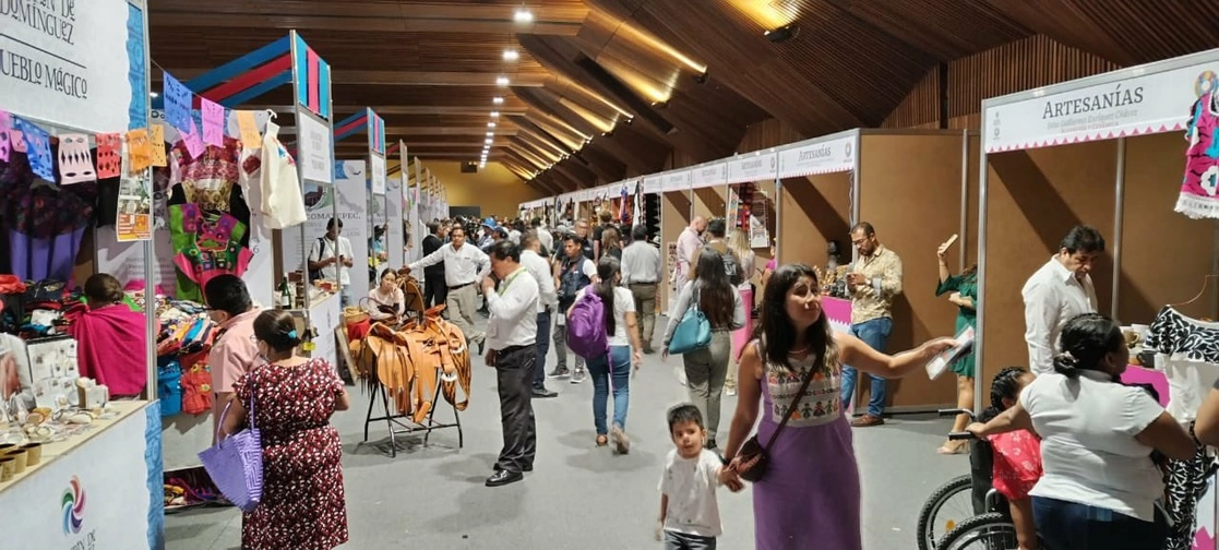 La Secretaría de Turismo estima que 20 mil personas visitaron el Tianguis de Pueblos Mágicos en Oaxaca. Foto @TorrucoTurismo