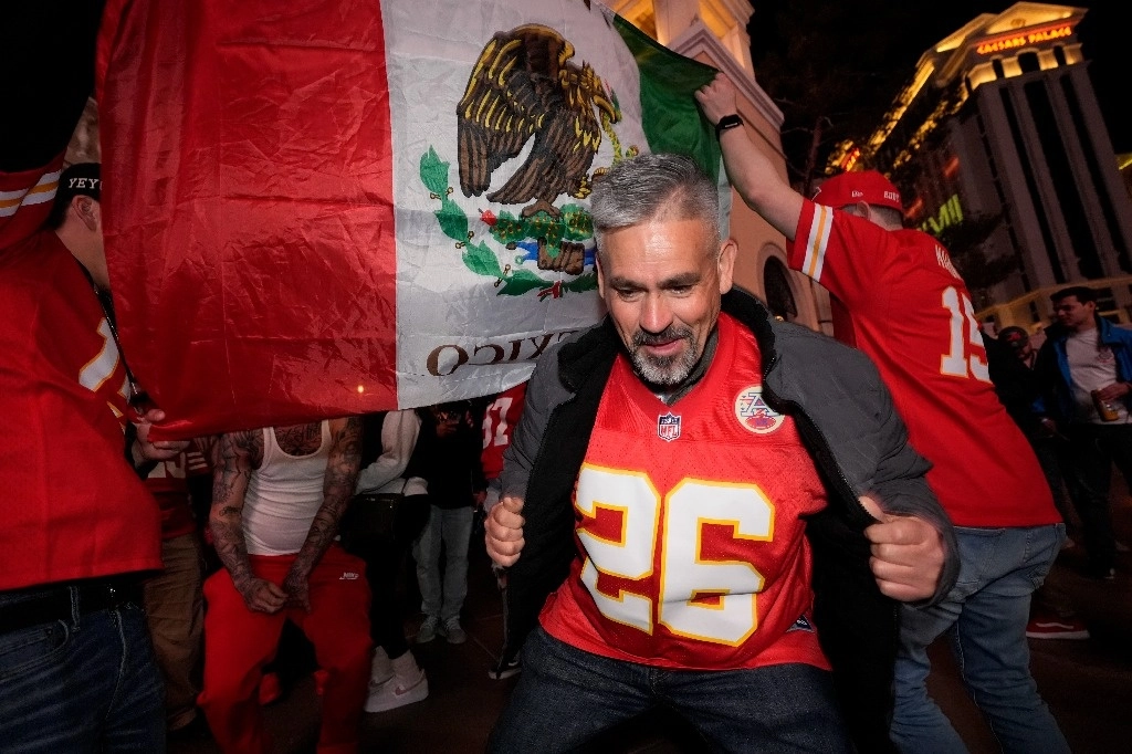 Con millones de aficionados, México es el segundo mercado más importante para la NFL. Foto Ap 