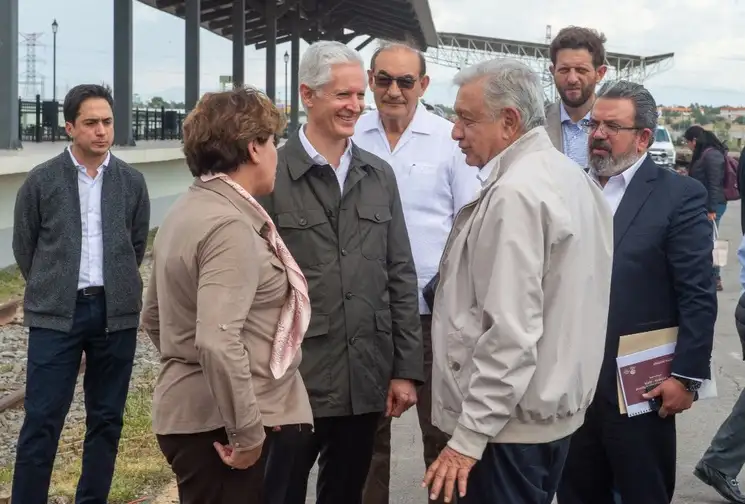 El Presidente acudió acompañado de la gobernadora electa Delfina Gómez y el mandatario en turno, Alfredo del Mazo. Foto Gobierno de México