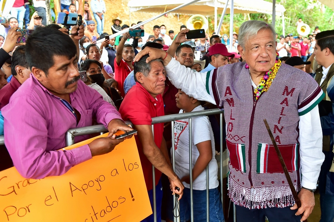 Reunión con autoridades de La Montaña de Guerrero, desde Tlapa de Comonfort. Foto Presidencia