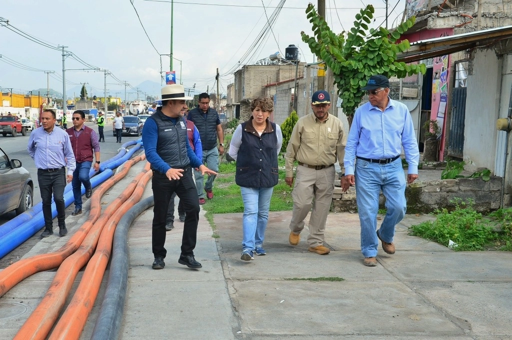La gobernadora constató que tras el desazolve varias calles ya fueron rehabilitadas. Foto tomada de su perfil de X