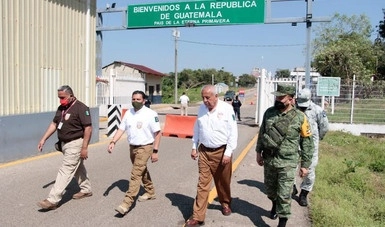 El comisionado Francisco Garduño durante su visita al punto de internación “El Ceibo”, en Tenosique, Tabasco. Foto cortesía INM