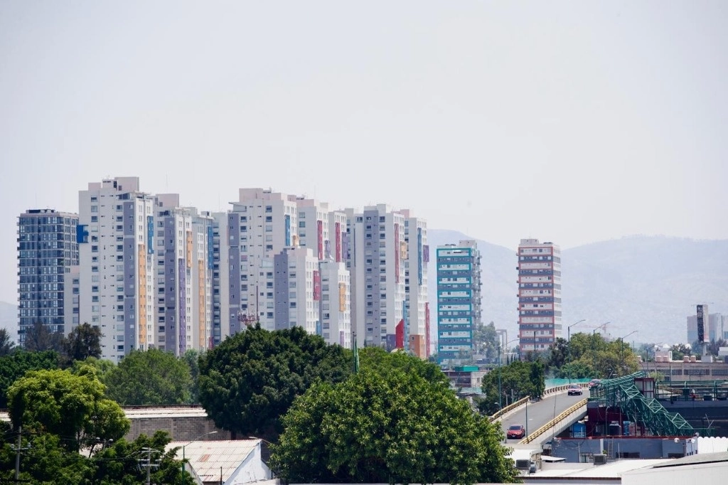 En un comunicado la CAMe indicó que con base a los Programas para Prevenir y Responder a Contingencias Ambientales Atmosféricas en la Zona Metropolitana del Valle de México (ZMVM), publicados por los Gobiernos de la Ciudad de México y del Estado de México, se suspendieron las medidas de la fase 1. Foto María Luisa Severiano 