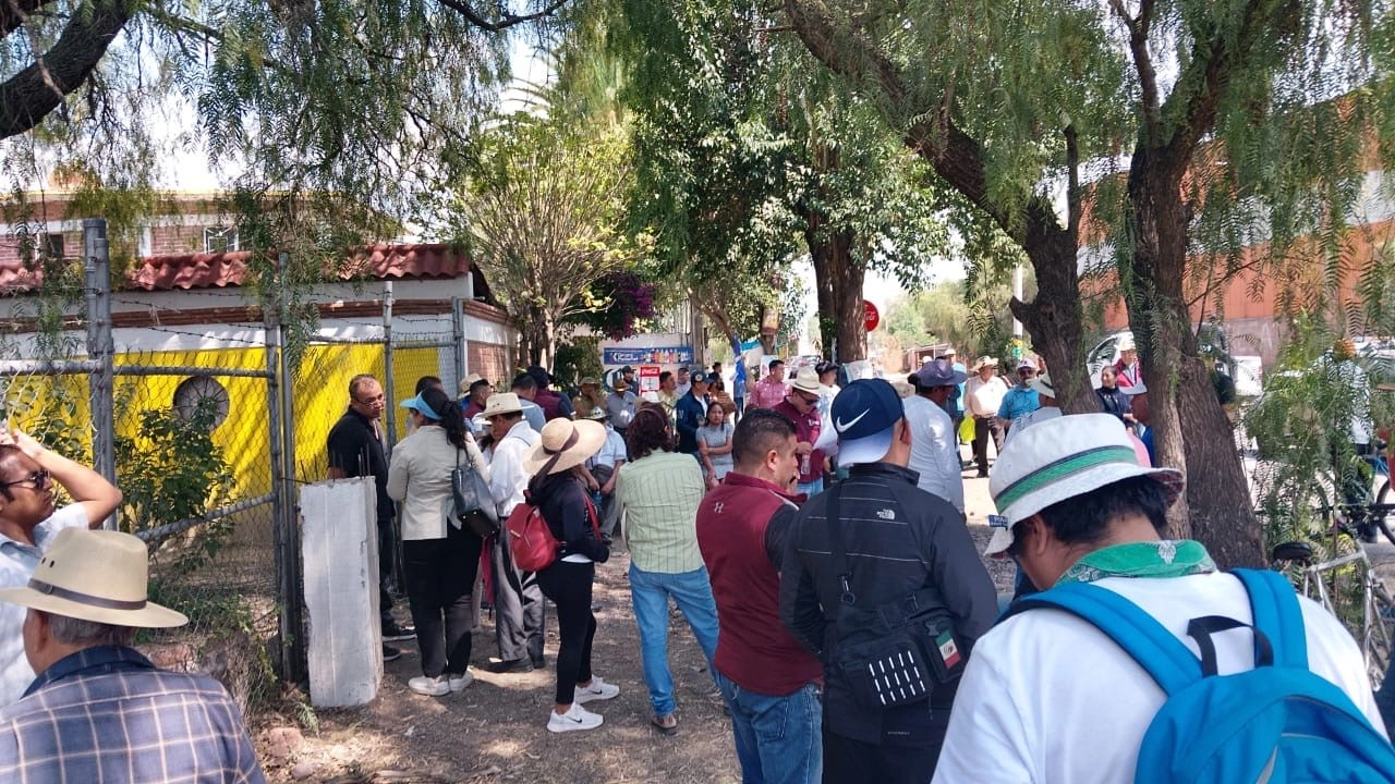 Personal de Conagua acompañado de vecinos de la zona clausuró los dos pozos. Foto