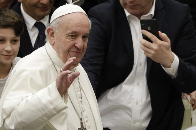 El papa Francisco a su llegada a la audiencia general en el Vaticano. Foto Ap /Archivo