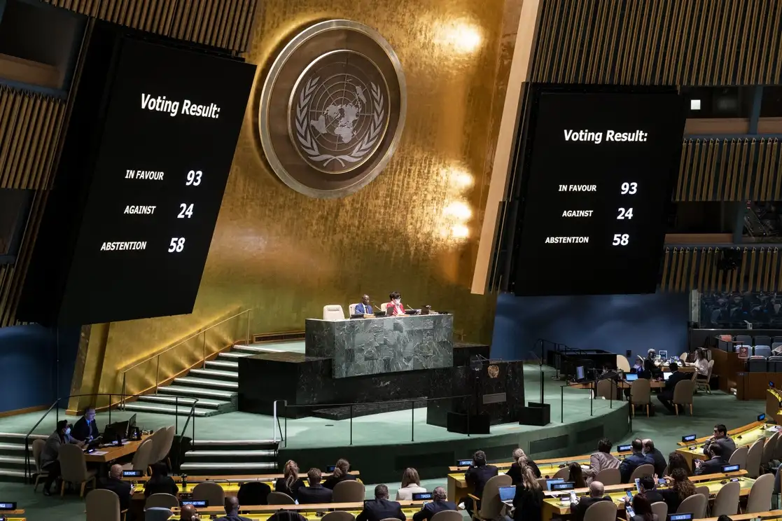 La Asamblea General de la ONU aprobó suspender a Rusia del Consejo de Derechos Humanos del organismo con 93 votos a favor, 24 en contra y 58 abstenciones, el 7 de abril de 2022. Foto Afp