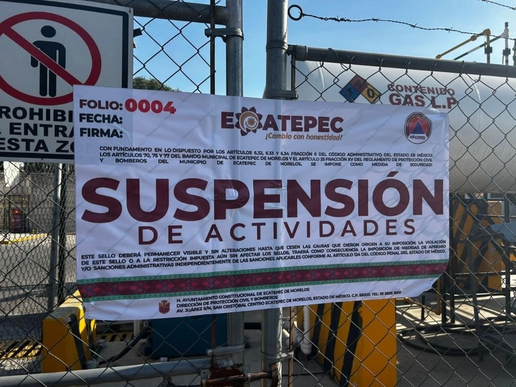 Sellos de suspensión en una de las gaseras que no cumplen la normatividad. Foto La Jornada